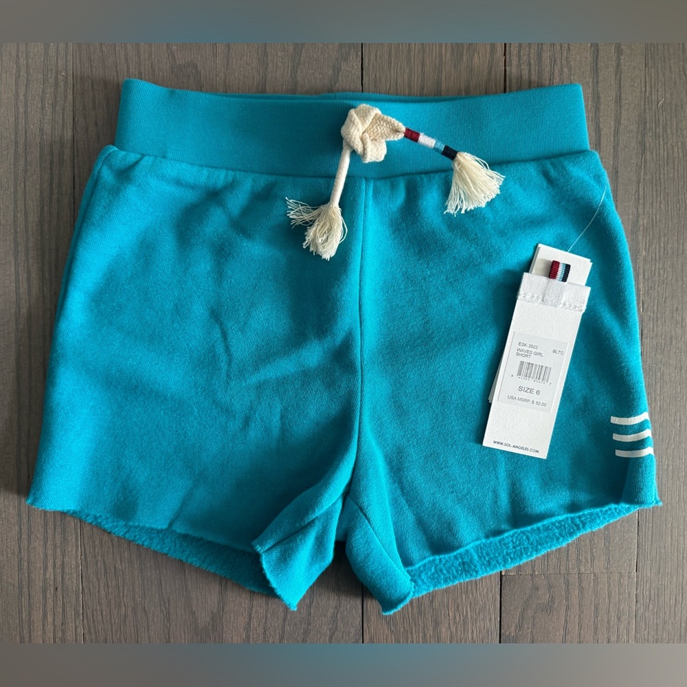 Sol Angeles Kids Coastal Waves Short. Size 6.